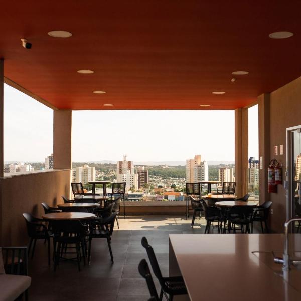 Edifício RED - área gourmet com piscina no Terraço