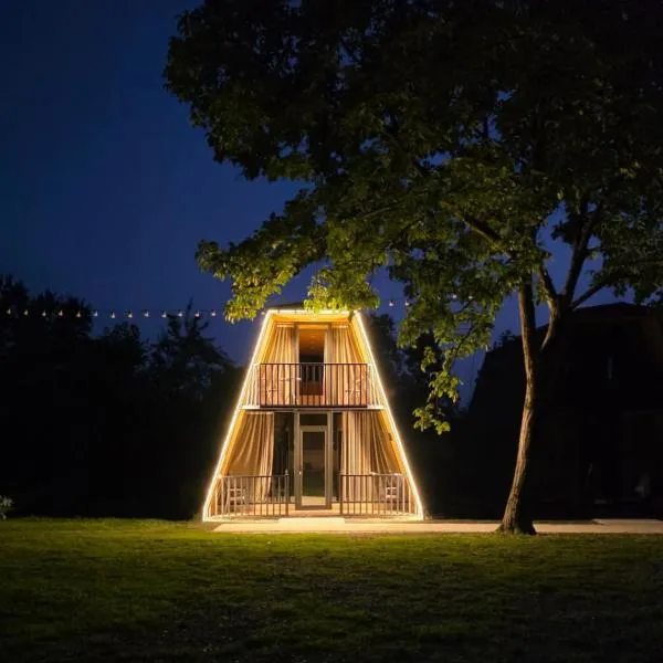 Diamond Cottages, готель у місті Лаґодехі