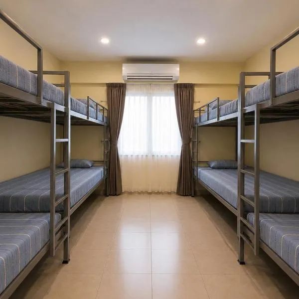 HomeNest Ac Doms and Room in thane, hotel i Thane