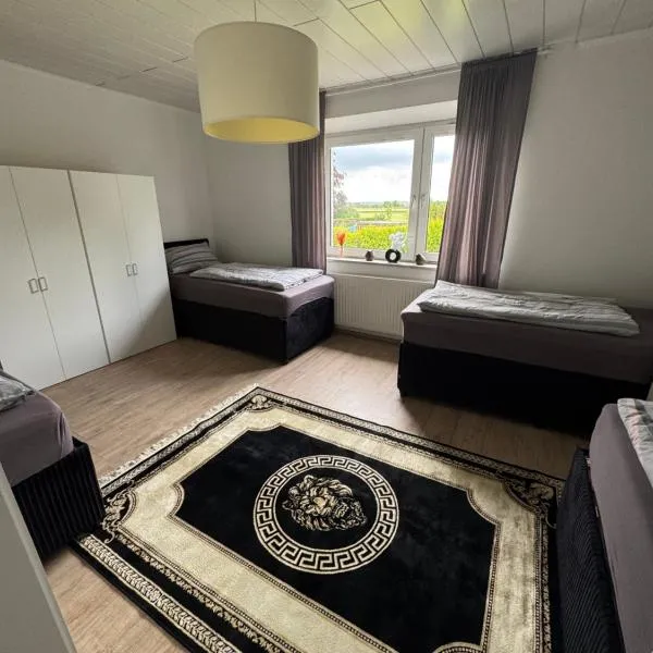 Haus Teveren, hotel u gradu Gajlenkirhen