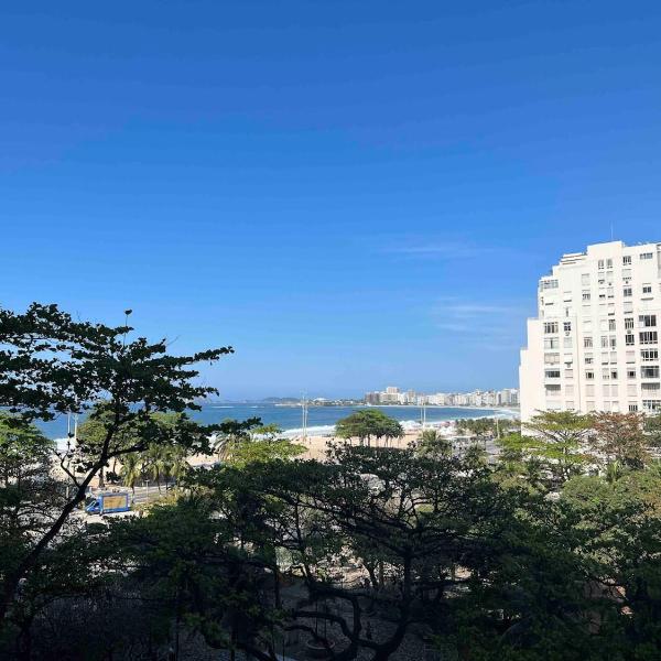 Vista para o mar, a 3 minutos da praia.