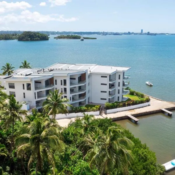 201 - Ocean Views Oceanfront Large Balcony, hotel sa Suva