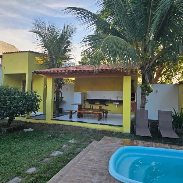 Casa de Temporada Guriri com Piscina - Cod 17, hotel en São Mateus