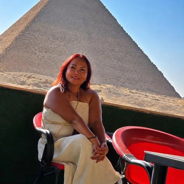 Master kings of the pyramids and Sphinx, hotel Kairóban