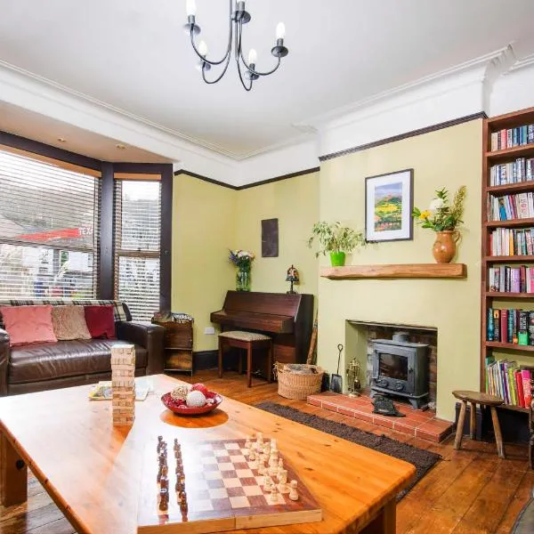 Llangollen Hostel Guest Rooms - NO Dormitories - Self Catering, hotel v destinaci Llangollen
