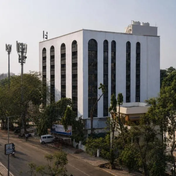 FLH Residences, Ambawadi, hotel u gradu Ahmedabad