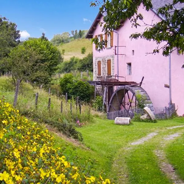 Maison charmante à Chirens avec jardin clôturé, Hotel in Chirens