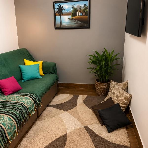 Casa com Deck, Rede e Fogão Lenha Perto do Centro - Foto 5