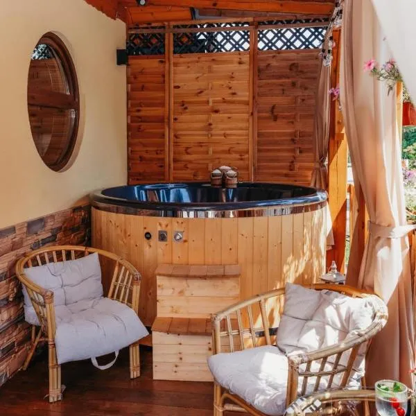 Domki & Jacuzzi w Centrum Soliny 885-053-839, hotel en Solina