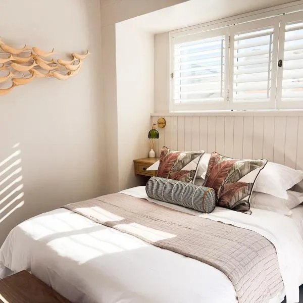 Elegant Langebaan Golf Estate Hideaway for Two - Sout Kothuijs, hotel v destinaci Langebaan
