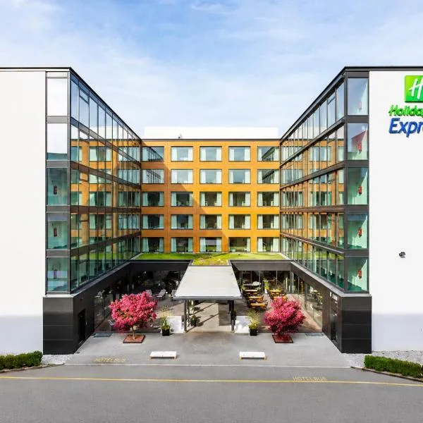 Holiday Inn Express Zürich Airport by IHG, hôtel à Rümlang