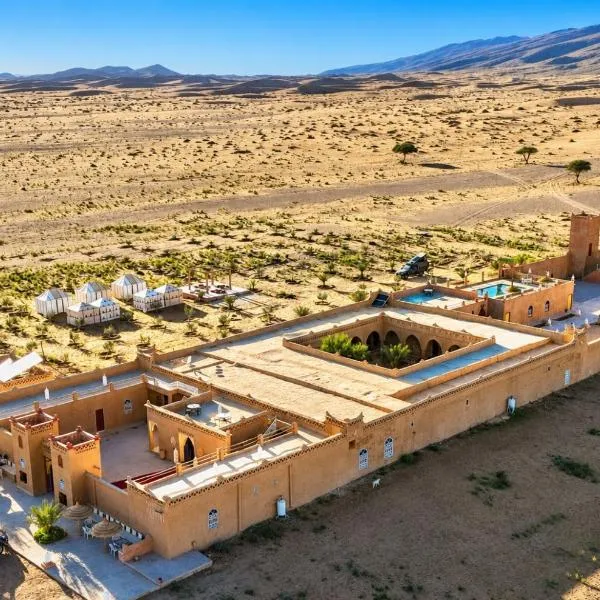 Porte De Sahara Ouzina, hotel a Ouzina