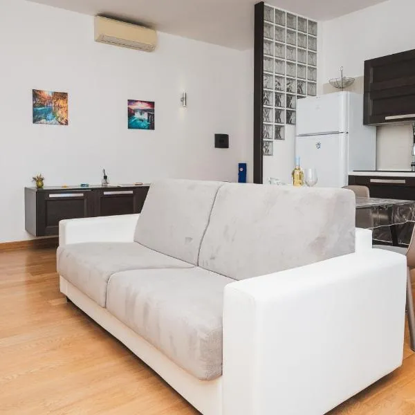 Casa REMì - Appartamento con terrazzo privato nel centro di Porto Torres, hotel Porto Torresben