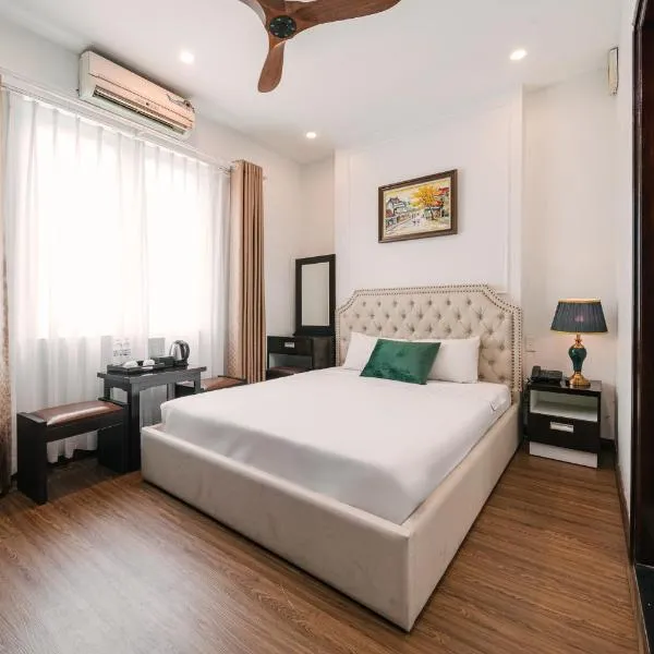 Bay Luxury Chariot Hotel, отель в Ханое