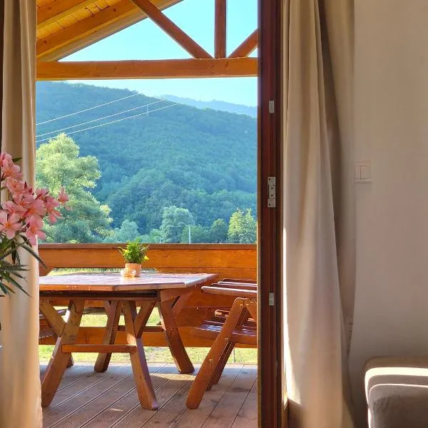 Kućica na jezeru, hotel en Jezero