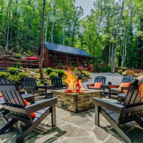 Starry Nights in the Smokey Mountains with Hot Tub Pet Friendly Cabin A, hotel in Elizabethton
