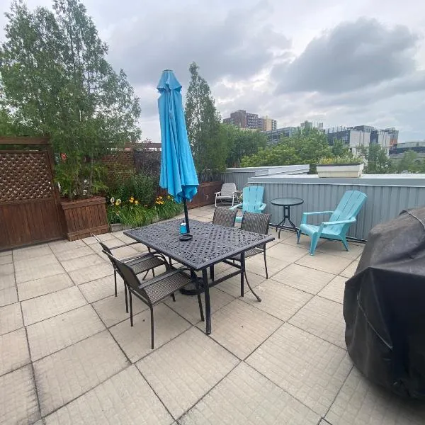 ApartHotelMontreal by Les Terrasses Saint Urbain 2225I2: Montreal şehrinde bir otel