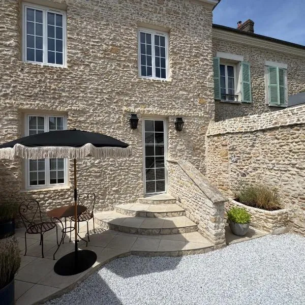Les Pierres de Pacel - Appartement avec Patio Privé, hotell i Pacy-sur-Eure
