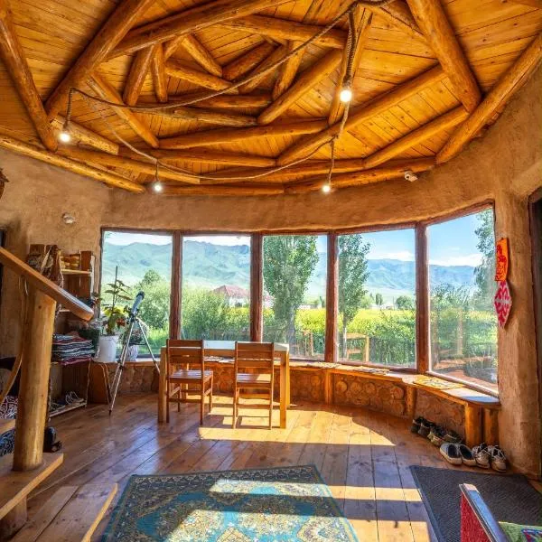 KyzArt Hotel & Horse Tours, hotelli kohteessa Bagysh