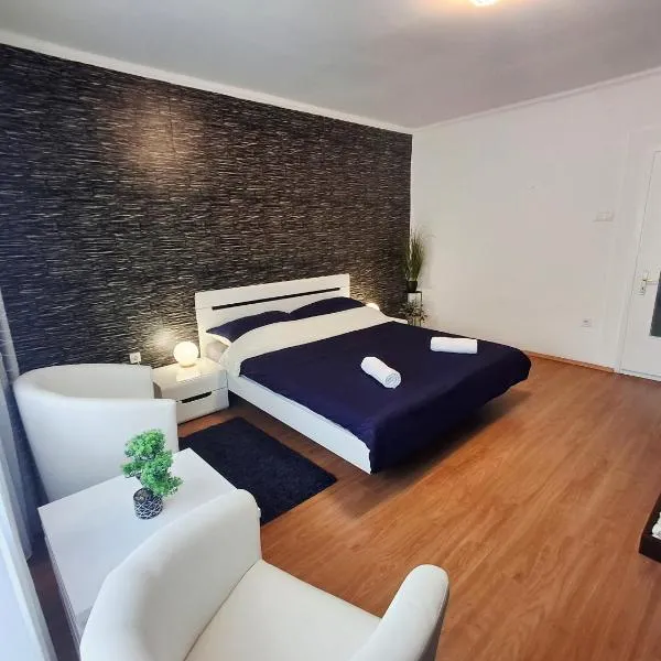 샤로슈퍼터크에 위치한 호텔 MOONLIGHT Prémium APARTMANHÁZ
