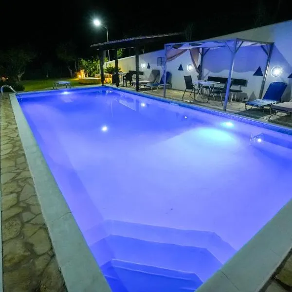 Efi Pool & View Alepochori i, hotel a Káto Alepokhórion