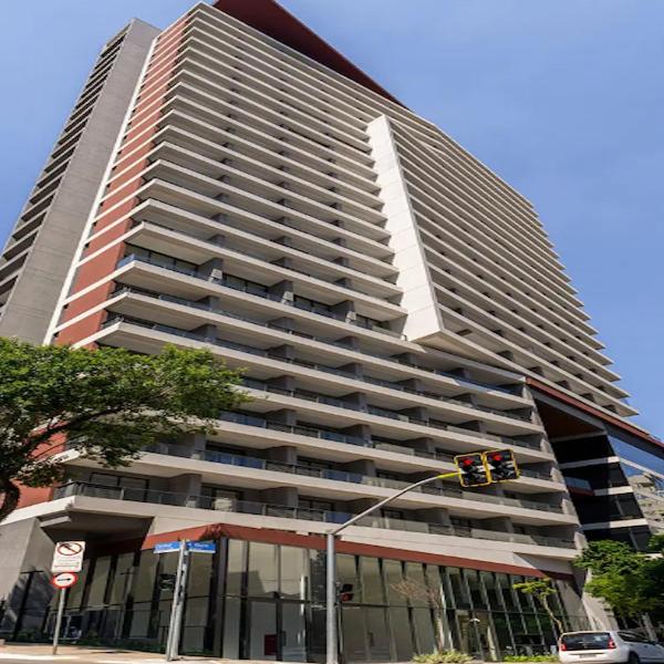 Prédio com lazer completo em Pinheiros