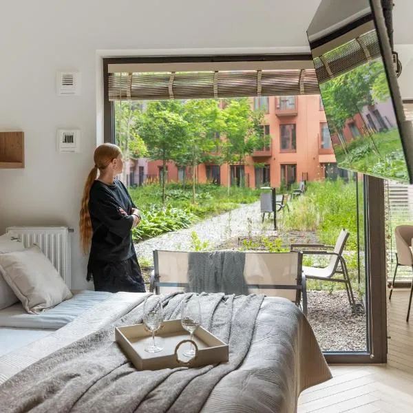 Granaria Premium Suite with Jacuzzi and Patio - Gdansk Old Town by Lion Apartments, hotel sa Gdańsk