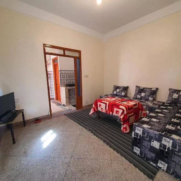 Apartment near airport, hotel u gradu 'Ait Melloul'