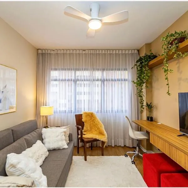 Comfortable apartment in the best of Soho Batel, with garage, hotel v destinácii Curitiba