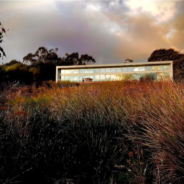 The Glass Haus Bruny Island, hotel din Alonnah
