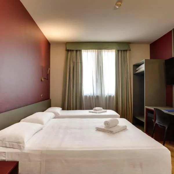 HC Hotel Cremona Pilgrim's, מלון בCicognolo