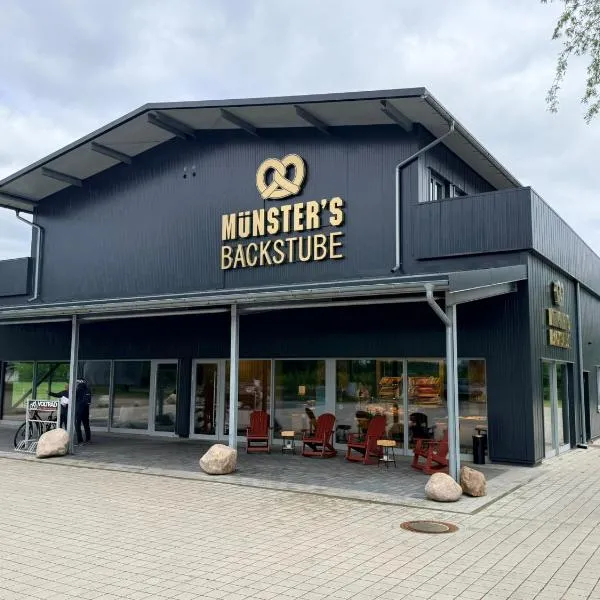 Staytopus OHA1 Autohof Tornesch New Apts Free Parking, hotel Ellerhoop városában