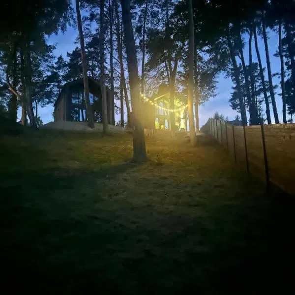 Na skarpie, hotel i Siemiany