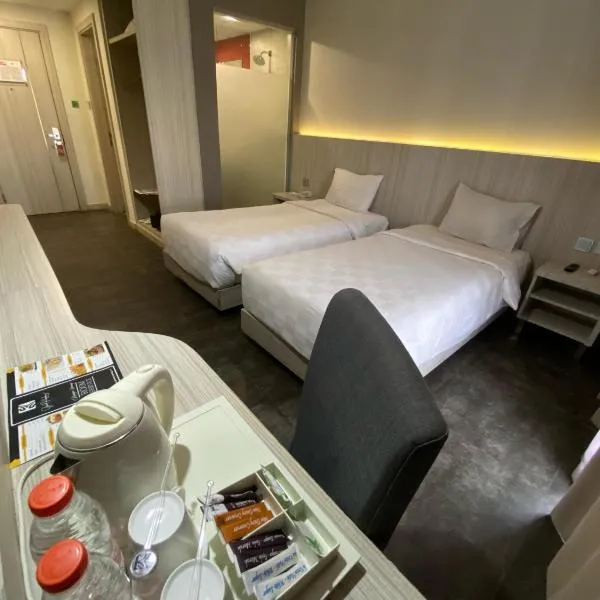 Grand Kolopaking Hotel, хотел в Kebumen
