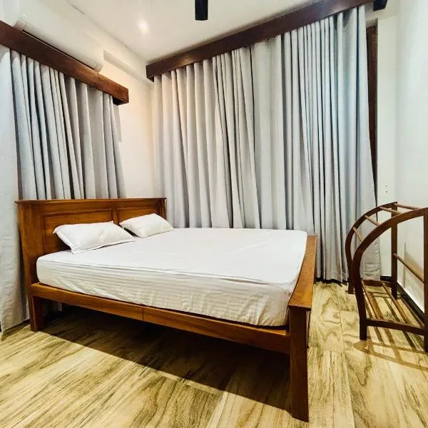 SB Guest, hotel em Trincomalee