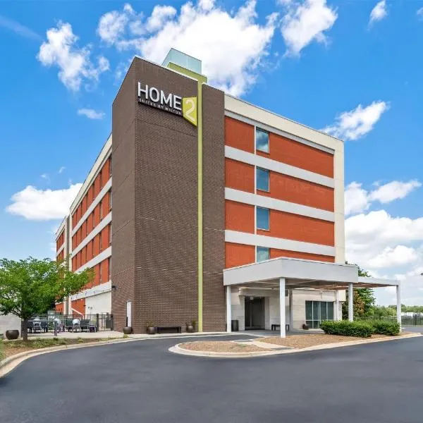 Home2 Suites by Hilton Charlotte Airport, khách sạn ở Charlotte