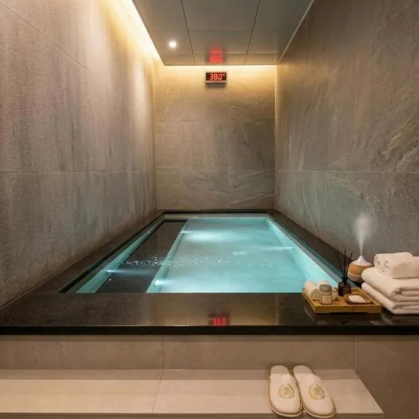 Haeundae Marine Capsule Hotel&Spa, hotel in Busan