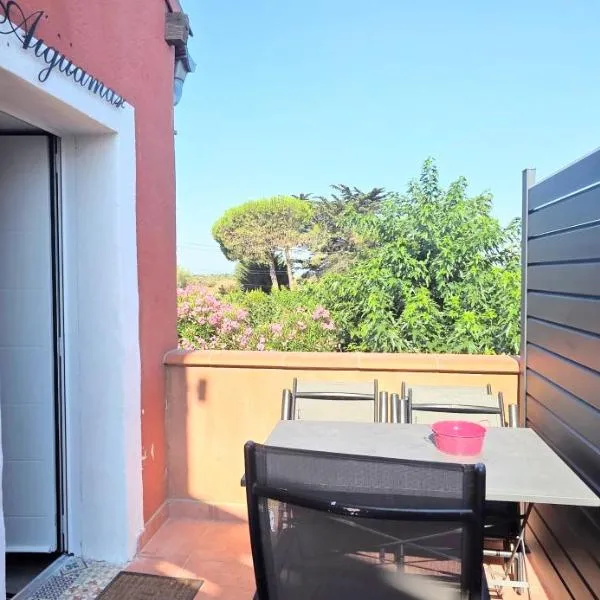 LE BARCARES - plage à pied - logement "Aiguamar" climatisé 1 chambre avec terrasse, 4 personnes - parking privé, hotel i Le Barcarès