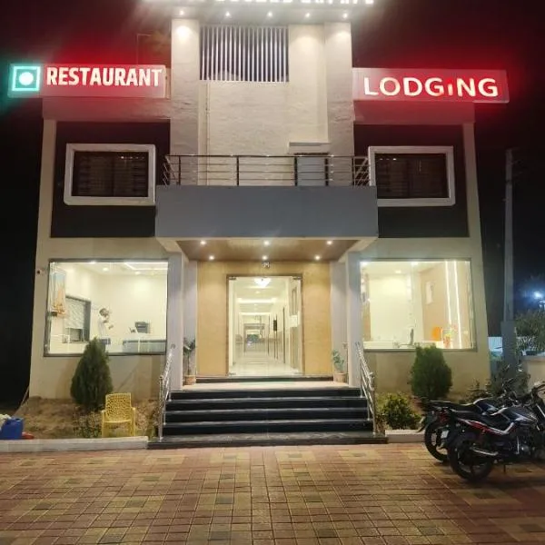 Hotel Keshar Palace Shani Shingnapur, hotel en Sonai
