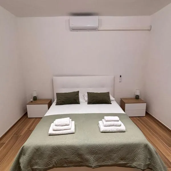 De Chri House, viešbutis mieste Cisterna di Latina