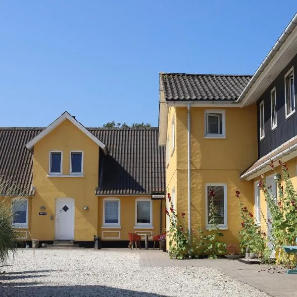 Lønstrup Strandhotel, hotel v mestu Lønstrup