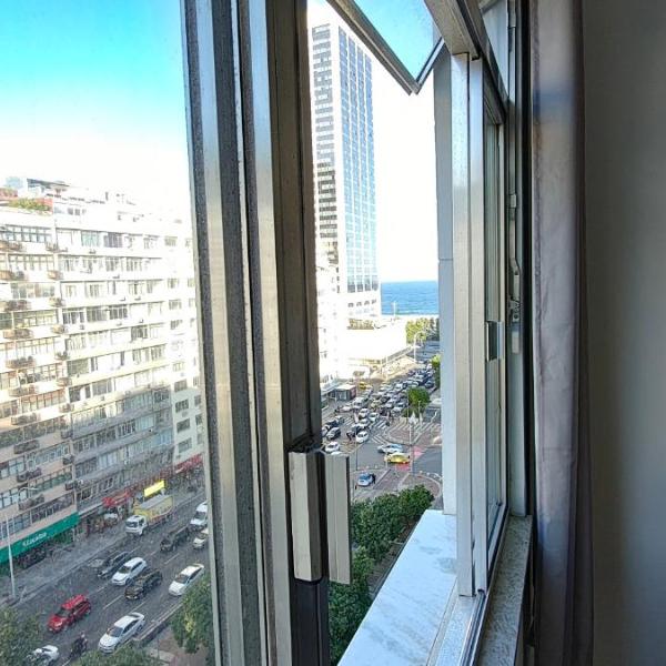 "Apartamento Amplo 44m2 Copacabana - 2 quadras da Praia"