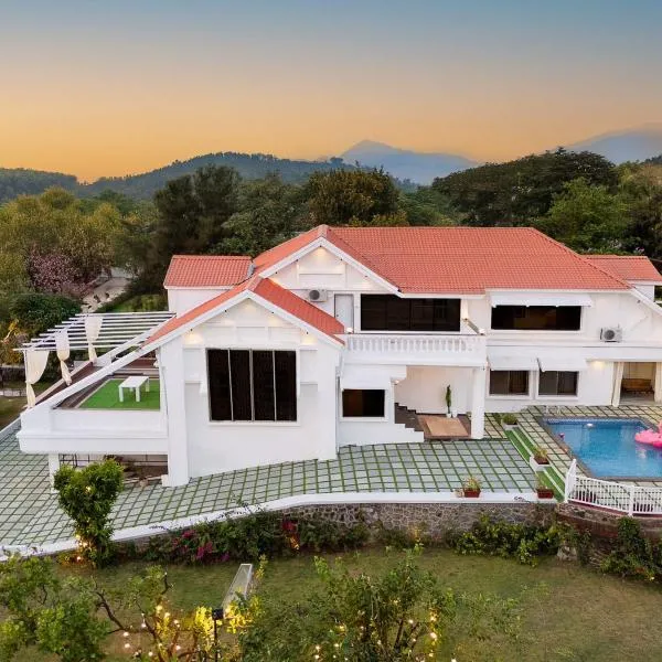 EKOSTAY Luxe - Noah Villa with Peddle Court & Sunset View, hotel v destinaci Lonavala