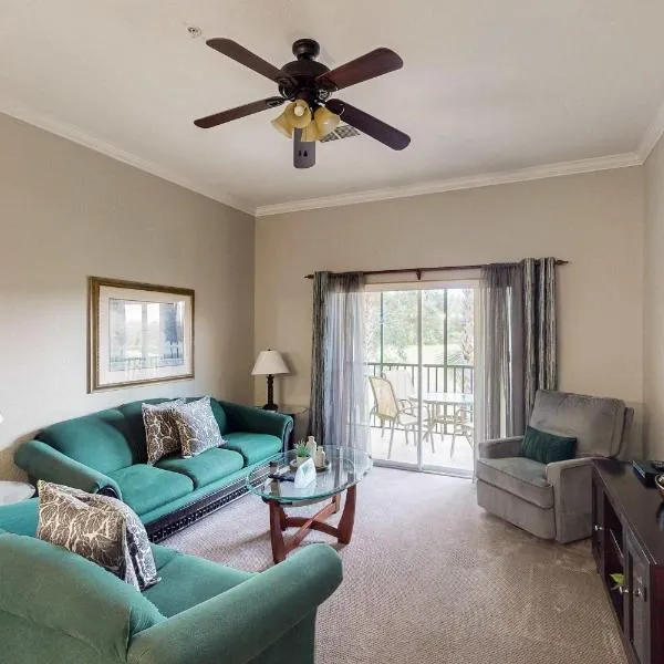 2nd floor condo w balcony basketball court near theme parks tennis court, hotell Kissimmees