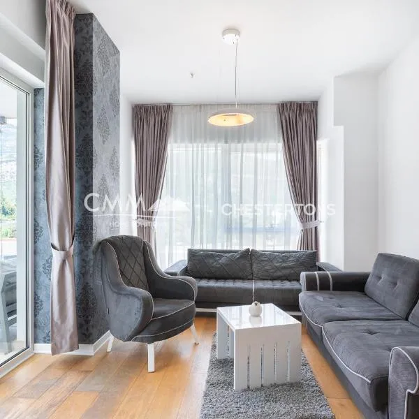 Three Bedroom Condo in Tre canne, hotel i Budva