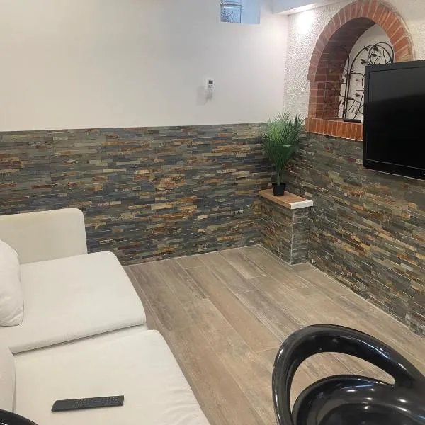 Small renovated cozy spot, готель у місті Палавас-ле-Фло