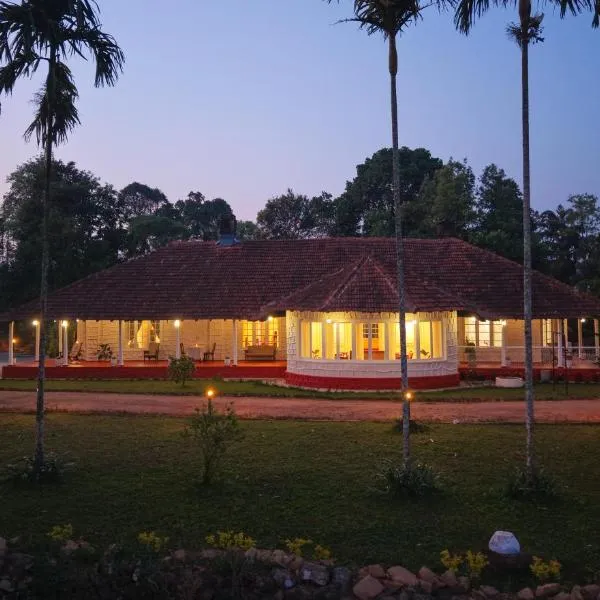 The Hundred House - Colonial Bungalow- Wayanad, hotel sa Ambalavayal