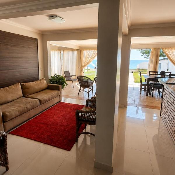 Casa frente mar, pé na areia com 6 dormitórios - Foto 4
