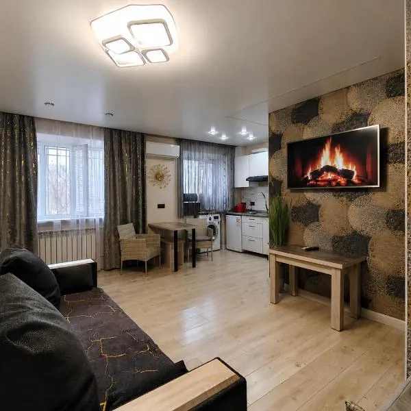 3-х комнатная, уютная и стильная в центре у Парка Вечный огонь, hotel a Karagandy