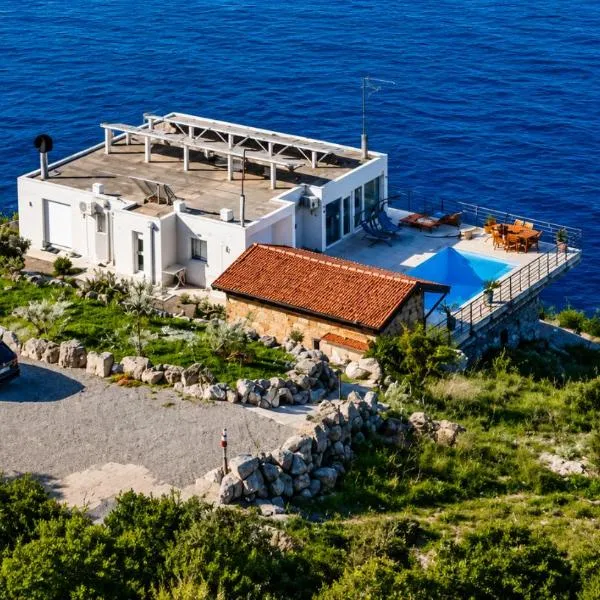 Private Sea View with Infinity Pool in VILLA NERIN Zagora, hôtel à Zagora